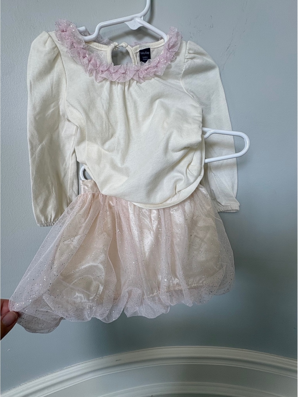BabyGap Toddler 2T Cream Long Sleeve Top with Pink Glitter Tulle Skirt Set